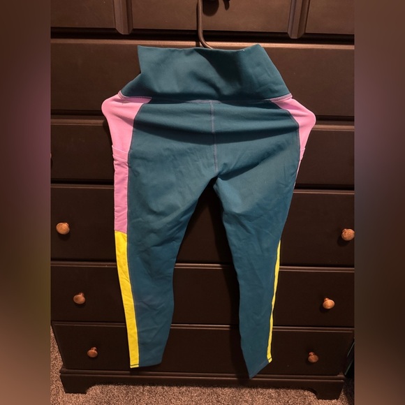 Fabletics Women's On-The-Go High-Waisted Powerhold Colorblock Leggings - Picture 2 of 4